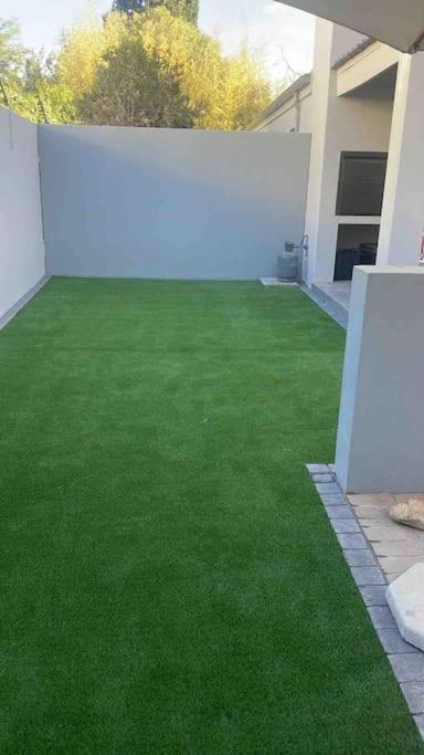 Luxury Townhouse In Stellenbosch Central Εξωτερικό φωτογραφία