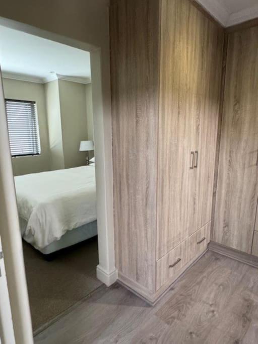 Luxury Townhouse In Stellenbosch Central Εξωτερικό φωτογραφία